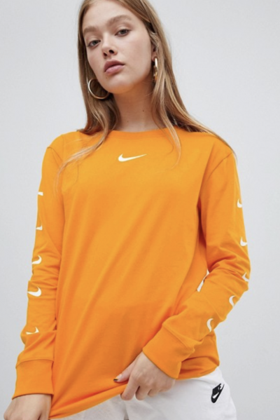 Asos Nike – T-shirt avec logos sur les manches longues – Orange