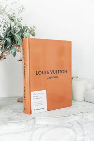 Pretty Wire Livre Louis Vuitton Catwalk